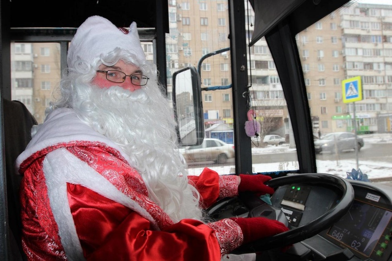 Жителей Энгельсского района информируют о движении транспорта в новогодние праздники.